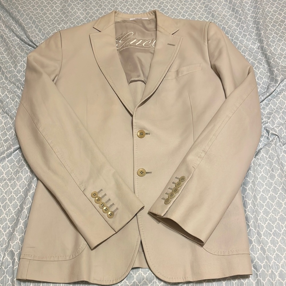 Men’s Gucci blazer size 52R.